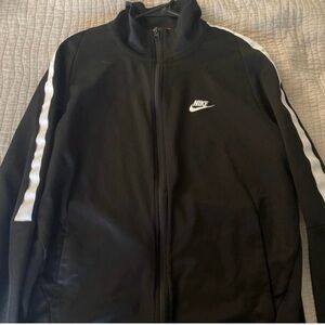 Nike Men's Black and White Windbreaker